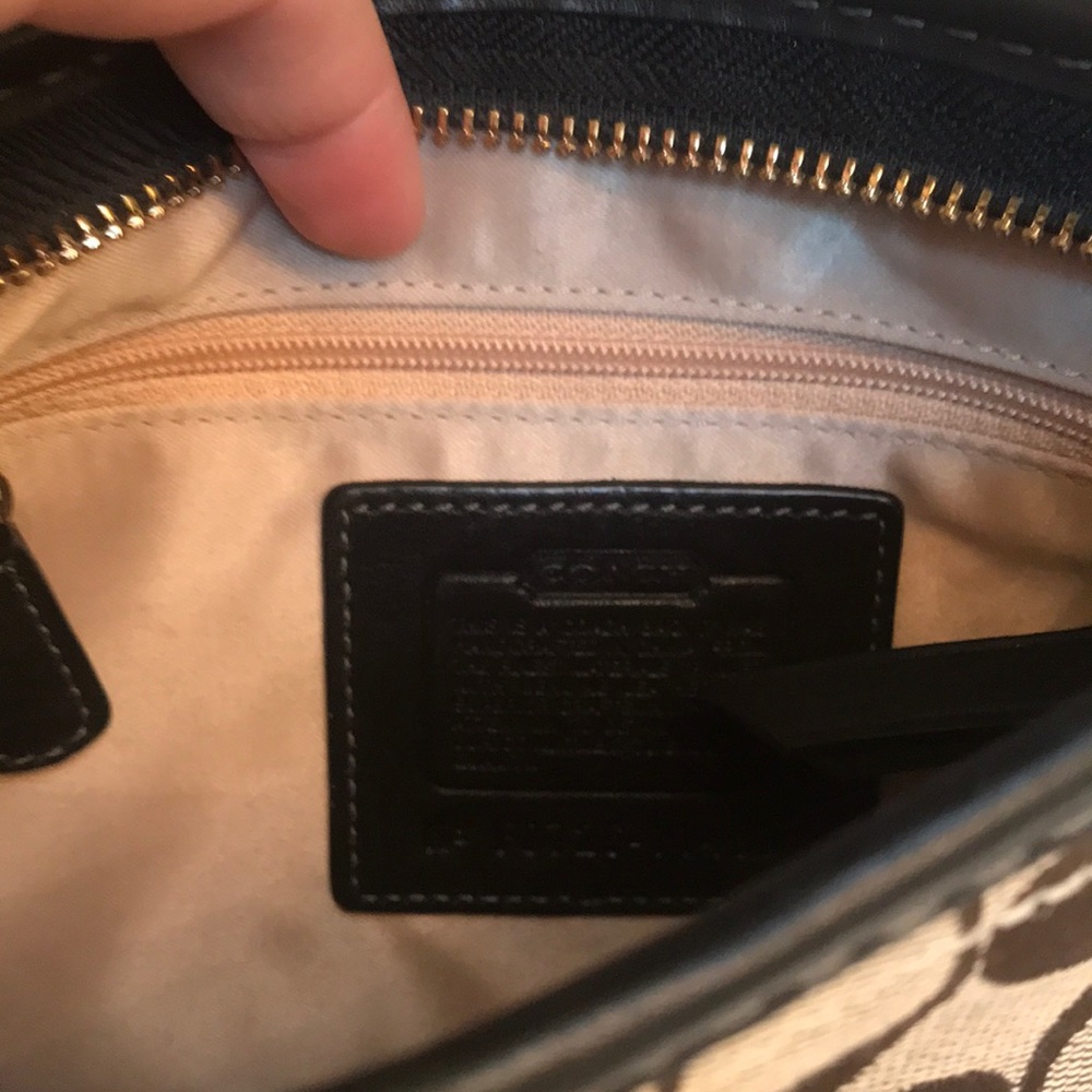 Authentic Coach signature collection purse - Picture 5 of 11